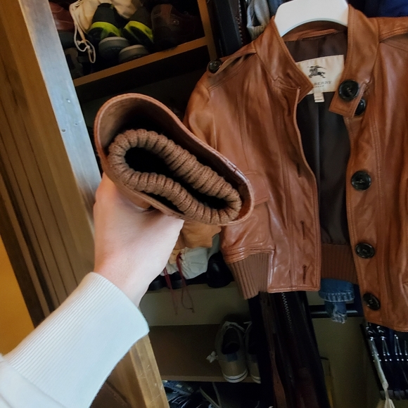 100% Authentic Burberry Cropped Lambskin Leather Jacket - Picture 10 of 16